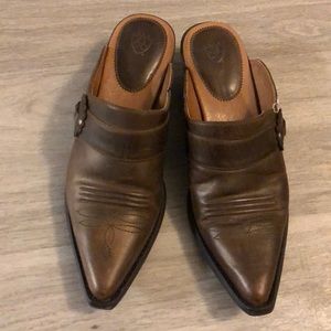 Ariat size 7 shoe